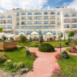 Нощувка със закуска и вечеря или на база All Inclusive, плюс вход за ледена пързалка, 1 процедура и релакс зона, от Балнеохотел Therma Palace*****